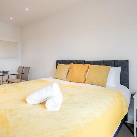 Luxury Studio Apartment St Albans With Amaryllis Apartments エクステリア 写真