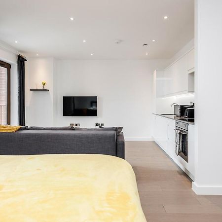 Luxury Studio Apartment St Albans With Amaryllis Apartments エクステリア 写真