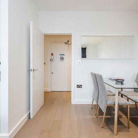 Luxury Studio Apartment St Albans With Amaryllis Apartments エクステリア 写真