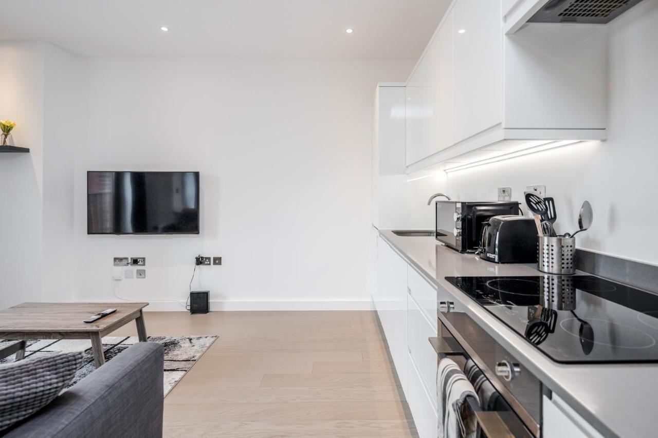 Luxury Studio Apartment St Albans With Amaryllis Apartments エクステリア 写真