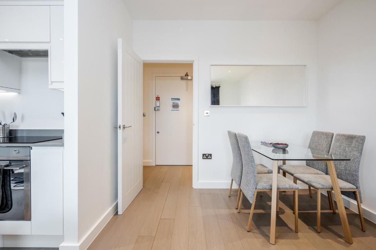 Luxury Studio Apartment St Albans With Amaryllis Apartments エクステリア 写真