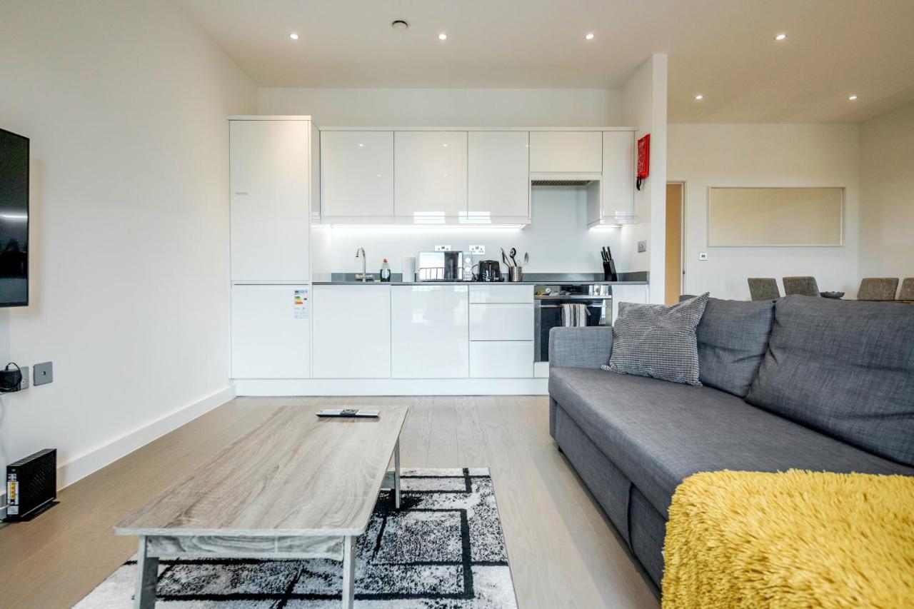 Luxury Studio Apartment St Albans With Amaryllis Apartments エクステリア 写真